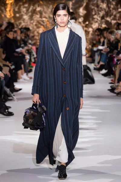 Look 38
